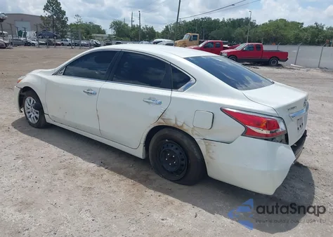 2015 Nissan Altima 2.5 S z USA, uszkodzony, nr VIN 1N4AL3AP9FN321531